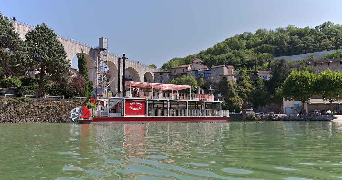 Bateau à roue